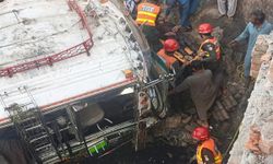 Pakistan’da feci otobüs kazası: 5 kişi hayatını kaybetti