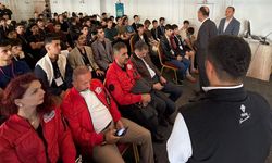 TÜBİTAK Bilim Kampı Öğrencilerinden Van İl Millî Eğitim Müdürü Çandıroğlu’na ziyaret