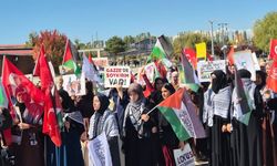 Van YYÜ’de Aksa Tufanı’nın 3. yılı dolayısıyla yürüyüş düzenlendi