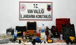 Van’da kaya mezarında kaçak kazı yapan 5 şüpheli suçüstü yakalandı