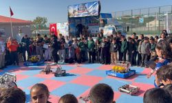 Van’da ‘Mobil Dijital Kanatlar’ projesiyle öğrenciler bilim ve STEM ile buluştu