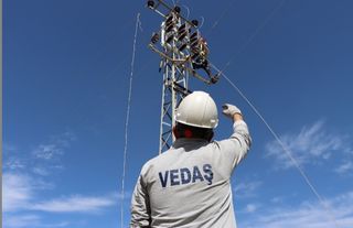 Vanlılar jeneratörleri hazırlayın! Gün ortasında mesai saatinde elektrik kesintisi yapılacak. Kesinti birçok ilçede var