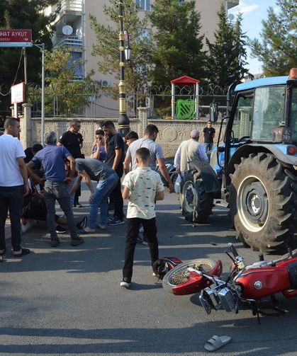 Siirt'te motosiklet ile traktör çarpıştı: 2 kişi yaralandı