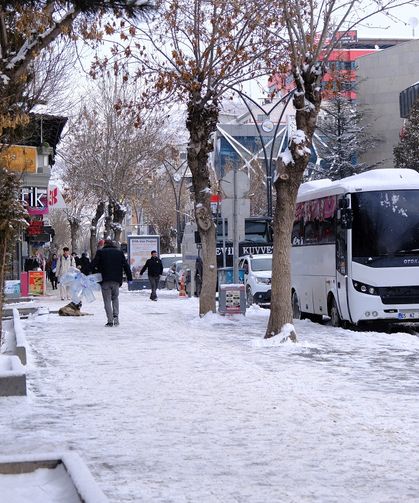 Van'da karla karışık yağmur alarmı: Öğleden sonra başlıyor