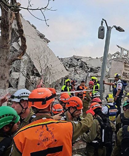 İran füzeleri siyonistlerin "Kalkan" hayallerini yıkıyor