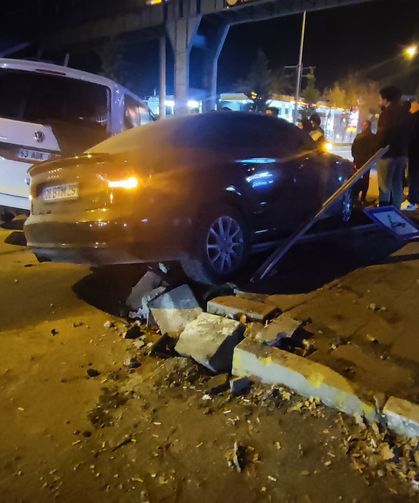 İpekyolu Caddesi’nde maddi hasarlı kaza