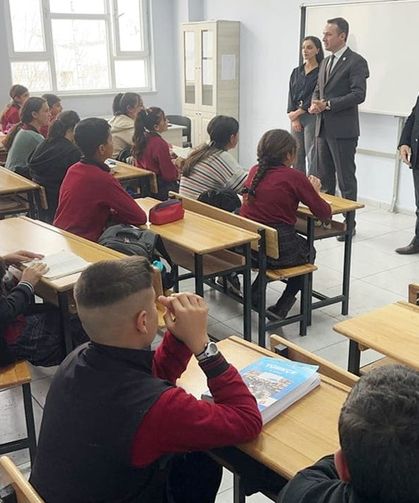 Kaymakam Bakan, öğrencilerle bir araya geldi