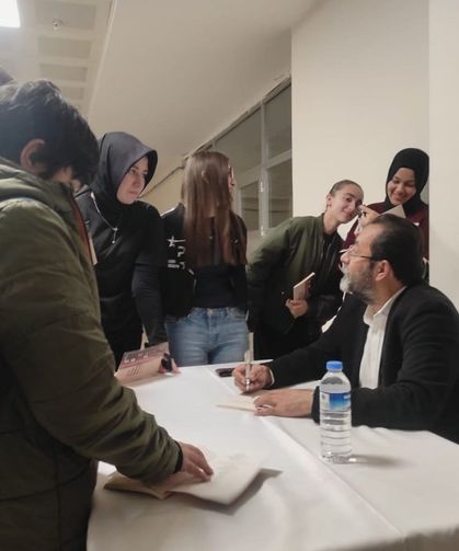 Yazar Zeki Bulduk Van’da öğrencilerle buluştu