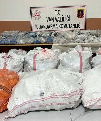 Van'da kaçakçılık operasyonu: 3 Milyon TL değerinde kaçak eşya ele geçirildi