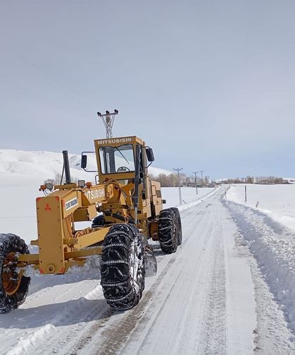 İpekyolu'nda kapanan yollar ulaşıma açıldı