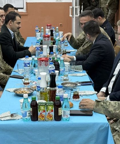 Özalp’ta sınırdaki Mehmetçiklerle iftar buluşması