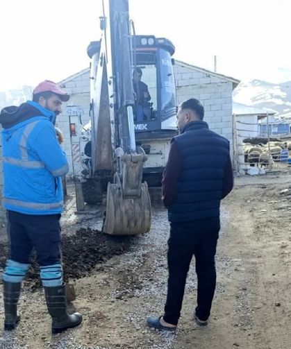 Van’da iki mahallenin suyunu kesen arızaya müdahale!
