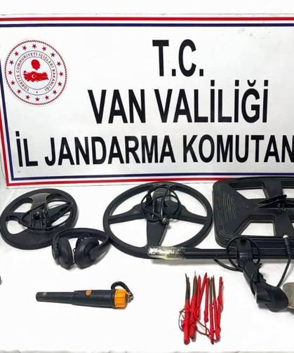 Van’da kaçak kazıya suçüstü! 3 şahıs hakkında adli işlem başlatıldı
