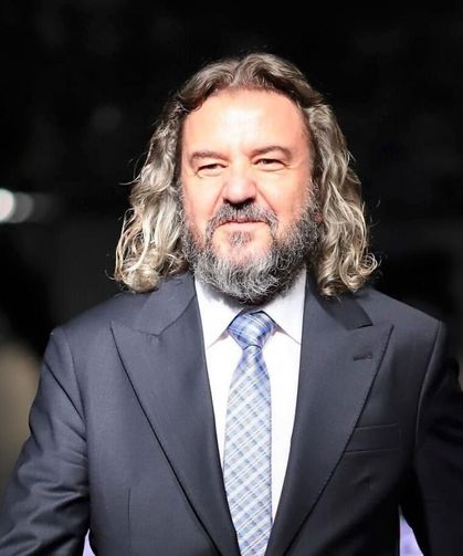 Yazar Yüksel Aytuğ Vanlılarla buluşuyor