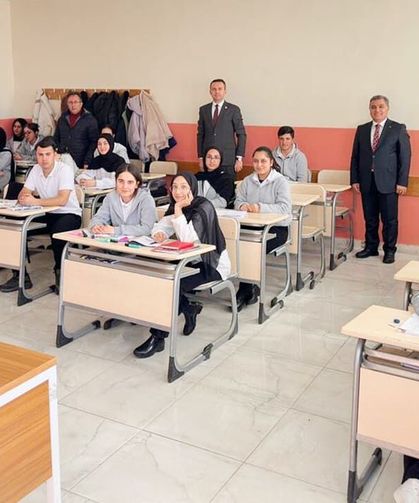 Kaymakamı Bakan’dan 15 Temmuz Şehitleri Anadolu Lisesi’ne ziyaret