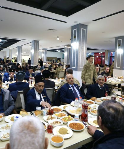 Van’da 18 Mart onuruna iftar programı düzenlendi