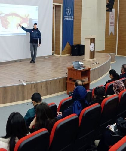 Van’da Deprem Haftası kapsamında afet farkındalık eğitimi ve tatbikat