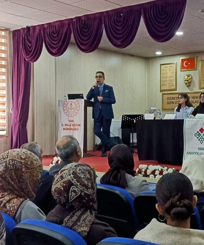 Van’da ‘Sabahattin Ali’ paneli yoğun katılımla gerçekleştirildi