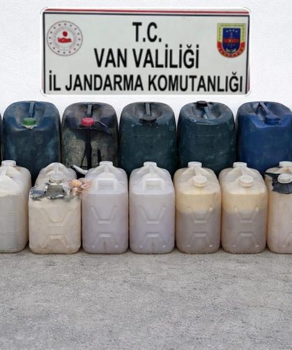 Van’da yüzlerce litre kaçak akaryakıt ele geçirildi!