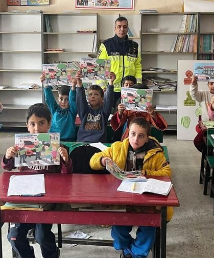 Bahçesaray’da öğrencilere trafik güvenliği eğitimi