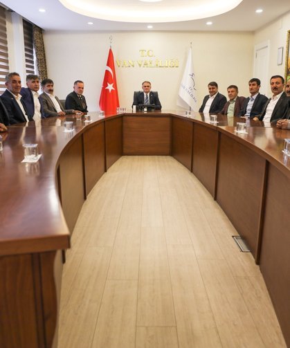 Bahçesaraylı muhtarlar sorun ve taleplerini Vali Balcı’ya iletti