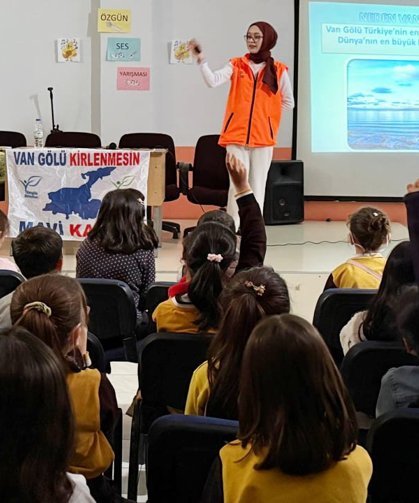 Van Gölü için gelecek nesillere bilinç aşılanıyor