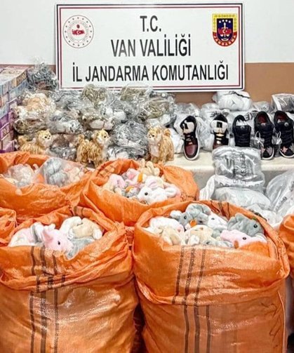 Van’da kaçakçılık operasyonu: 3,7 milyon TL’lik kaçak ürün ele geçirildi