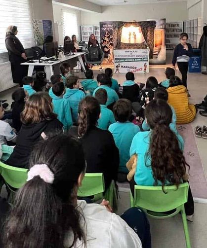 Van’da öğrenciler Karagöz ve Hacivat gölge oyunuyla buluştu