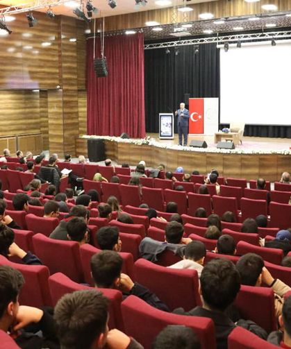 Van’da yapay zeka söyleşisine yoğun ilgi