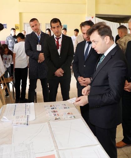Başkale’de TÜBİTAK 4006 Bilim Fuarı yoğun ilgi gördü