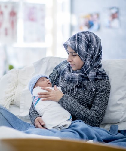 Çalışan annelere müjde: Doğum izni 24 haftaya çıktı