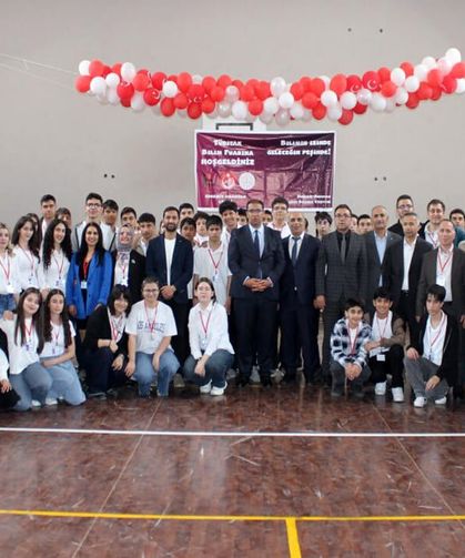 Edremit Anadolu Lisesi'nde TÜBİTAK 4006 Bilim Fuarı açıldı