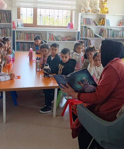 Edremit’te ‘annem bana masal okur musun’ projesi devam ediyor