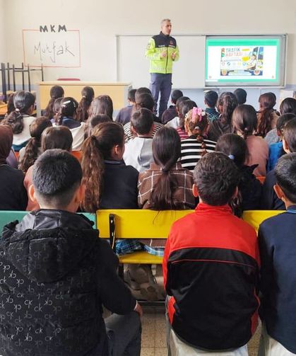 Erciş’te öğrencilere trafik eğitimi verildi