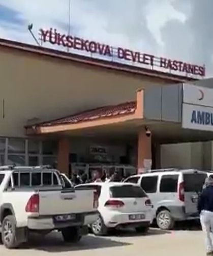 Hakkari’de minibüs uçuruma yuvarlandı: 1 ölü, 7 yaralı!