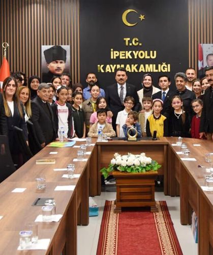 İpekyolu’nda başarılı öğrenci ve öğretmenlere ödül