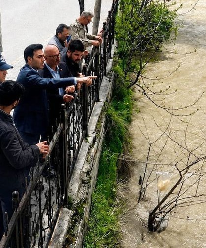 Kaymakam Kılıç, Çatak Çayı’nda incelemelerde bulundu