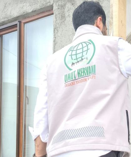 Muradiye’de ihtiyaç sahiplerine kurban eti dağıtıldı