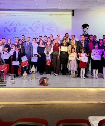 Van Gölü Mavisi Şiir Yarışması’nda il birinciliği Erdem Beyazıt Ortaokulu’nun