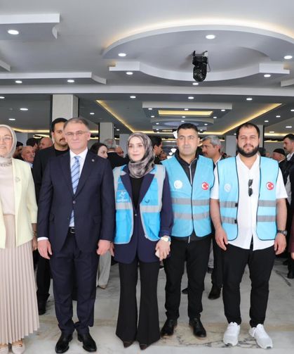 Van’da yoğun katılımlı resmi bayramlaşma