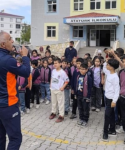 AFAD’dan öğrencilere afet bilinçlendirme eğitimi ve tahliye tatbikatı
