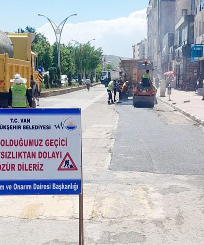 Büyükşehir Belediyesi’nden yama çalışması…