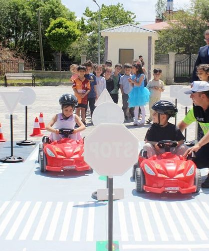 Edremit İlkokulu öğrencilerine trafik eğitimi verildi