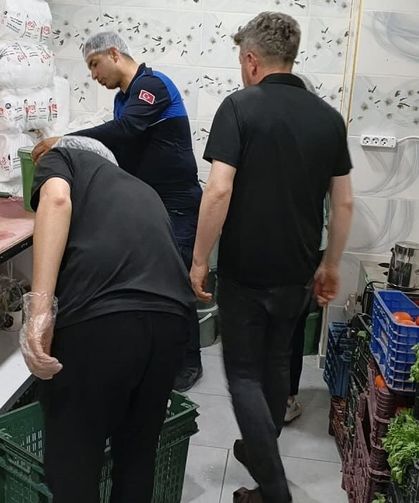 Edremit’te çiğköftecilere para cezası!
