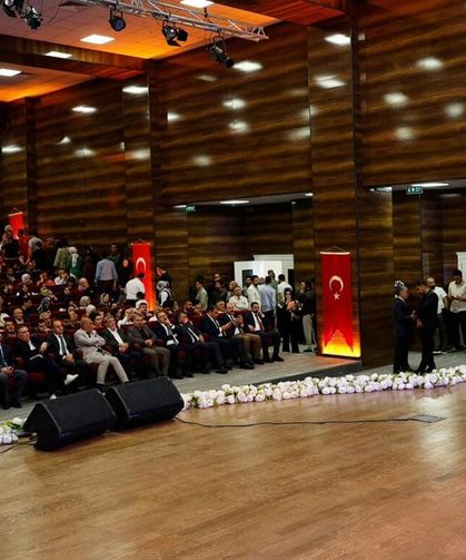 İhsan Fazlıoğlu Vanlılarla söyleşide buluştu