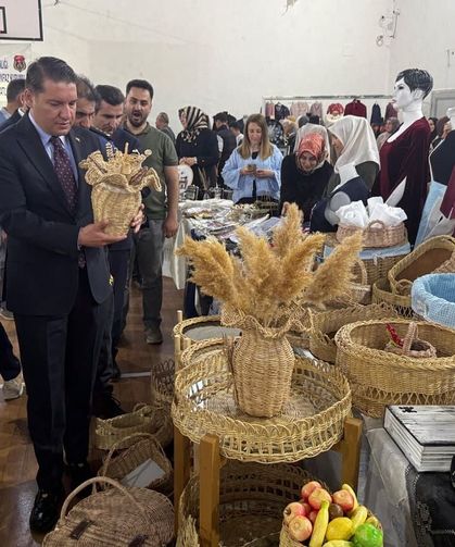Tuşba’da yıl sonu sergisi düzenlendi