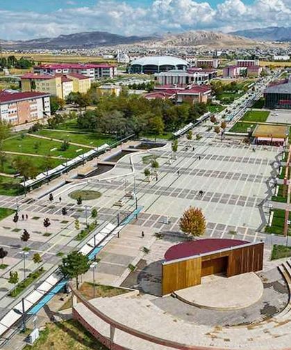 Van YYÜ, İstanbul Tercih Fuarı'nda öğrencilerle buluşuyor