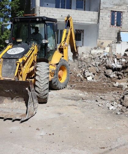 Van’da metruk yapının yıkımı gerçekleştirildi