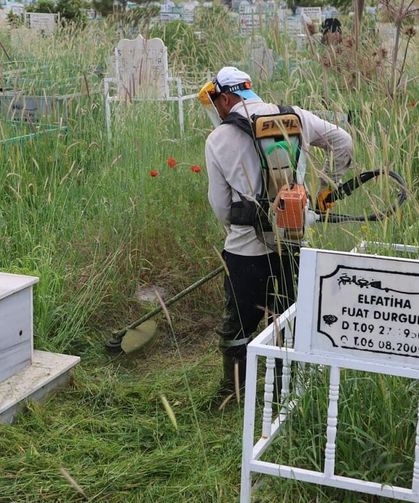 Van’da mezarlıklarda bakım ve temizlik çalışması