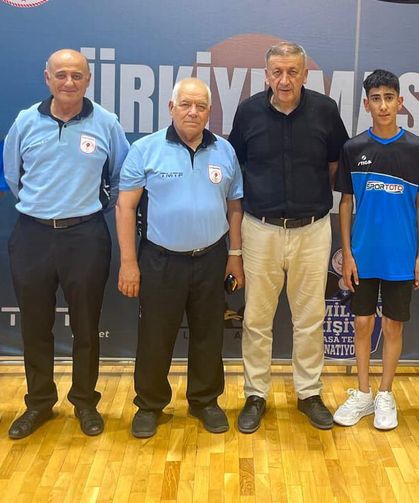 Vanlı sporcular Ankara’dan madalyalarla döndü